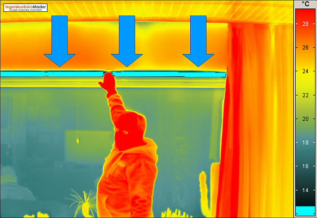 Beispiel-mittels-Thermografie-ermittelte-Luftundichtigkeit-bei-Blowerdoor-Test-im-Unterdruck